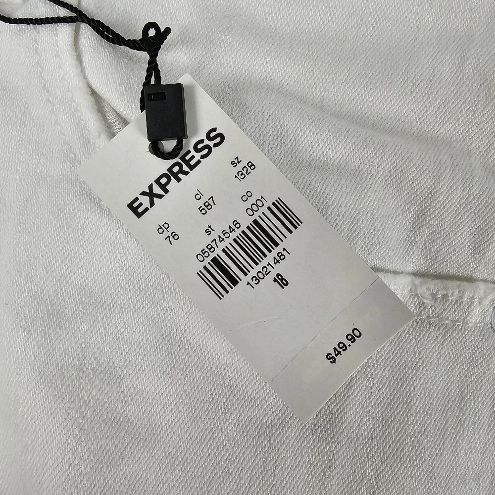 Express Shorts Mid Rise - Picture 12 of 12